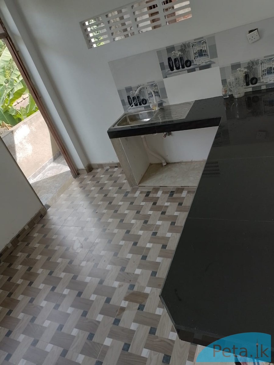 House For Sale in Suwarapola