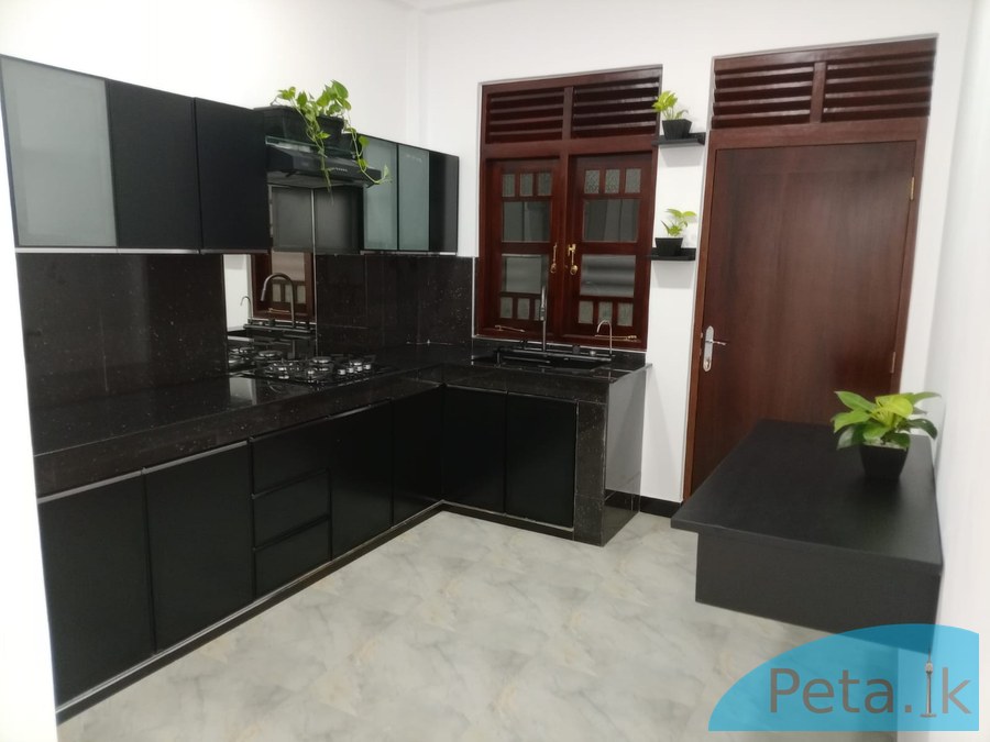 House For Sale in Kadawatha